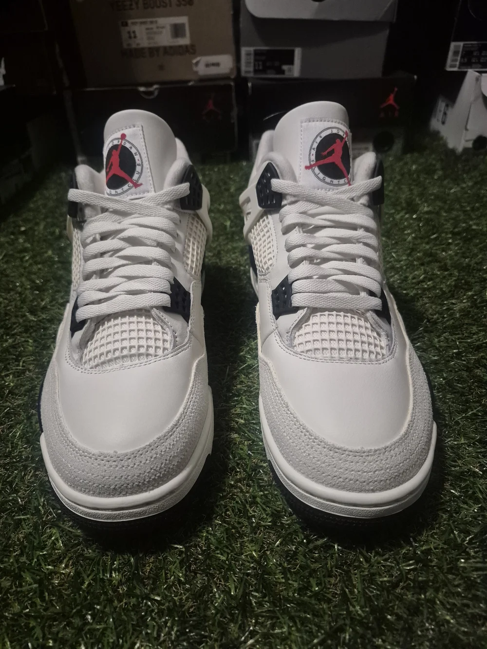 Nike Air Jordan 4 (Flightclub)